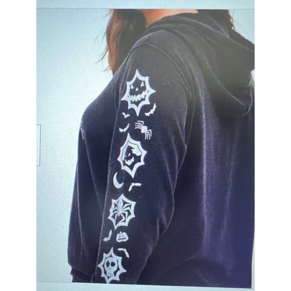 Torrid 3 (3X) Disney Nightmare Before Christmas Sandy Claws Hoodie Sweatshirt - Picture 7 of 7